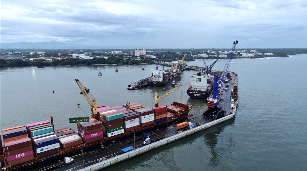 Nuevo buque con 380 toneladas métricas de alimento atraca en el Puerto de Acajutla nuevo-buque-con-380-toneladas-metricas-de-alimento-atraca-en-el-puerto-de-acajutla